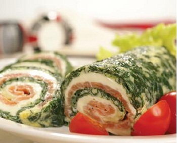 Новогодний рулет с лососем и зеленью (120 ккал), Рецепт приготовления